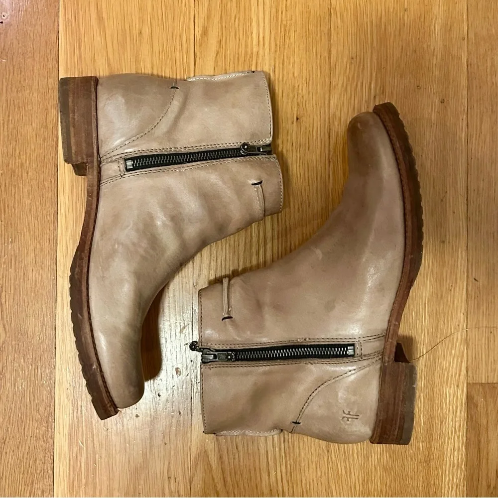 Frye Beige Ankle Booties with Zippers, 11 B - Picture 2 of 8